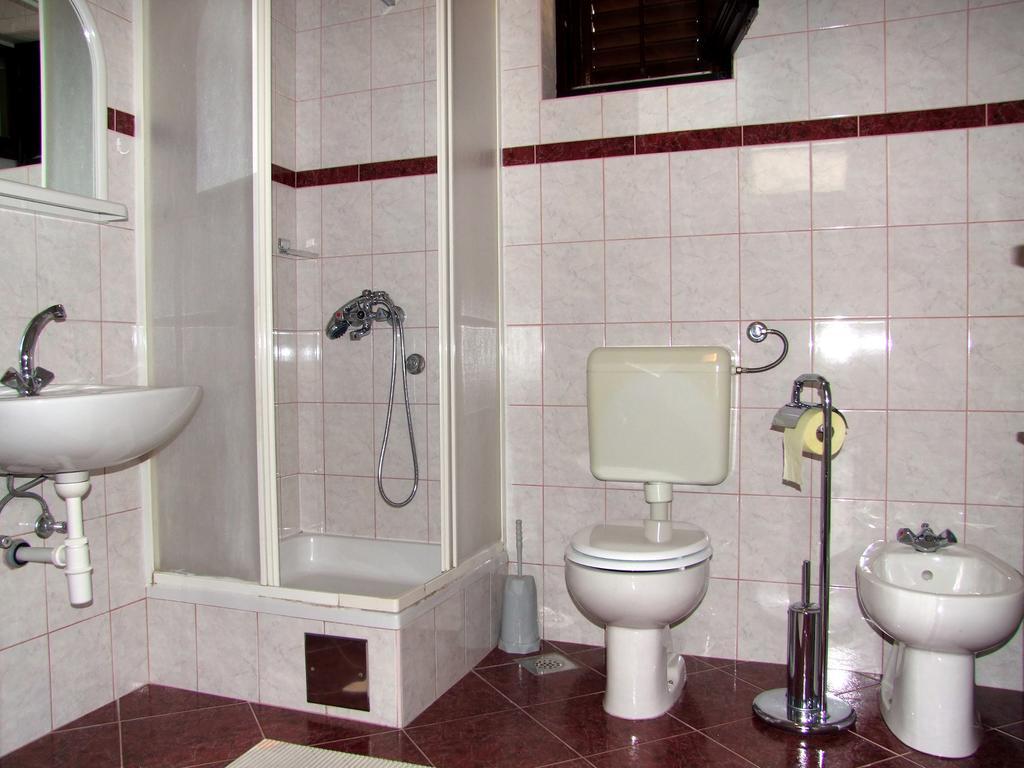 Apartment Perovic Baška Voda Rom bilde